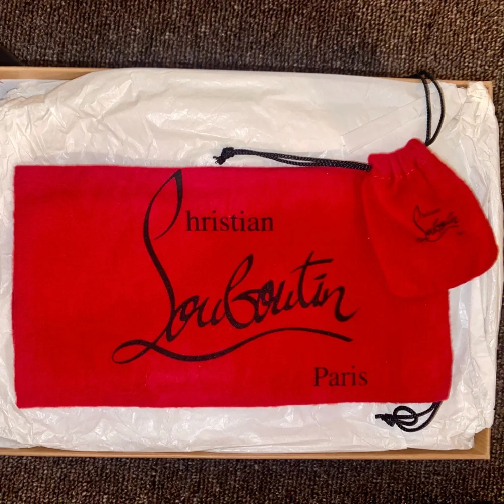 Christian Louboutin - BIANCA - Patent Leather Pump Size 37 - FOR SALE $450